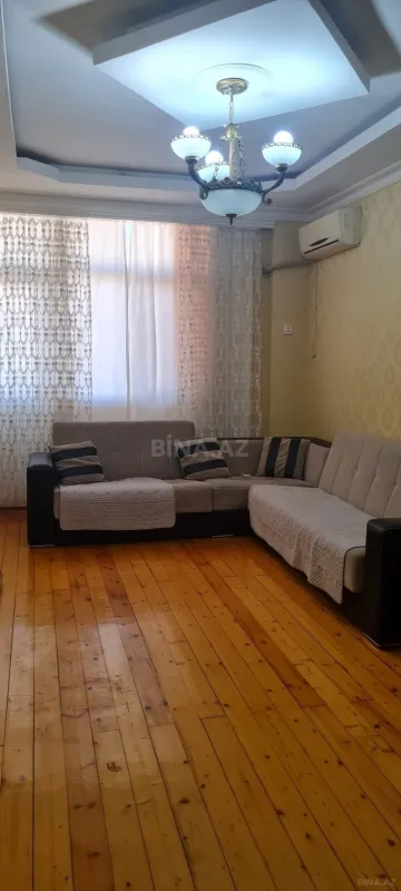 Kirayə verilir 2 otaqlı mənzil 90 m²