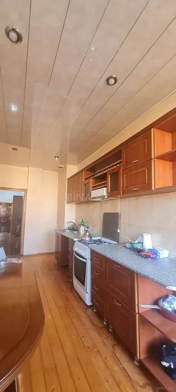 Kirayə verilir 2 otaqlı mənzil 90 m²