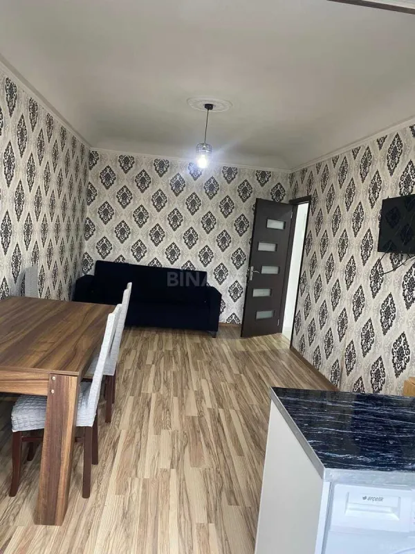 Kirayə verilir 2 otaqlı mənzil 50 m²
