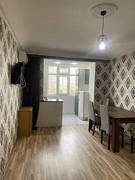 Kirayə verilir 2 otaqlı mənzil 50 m²