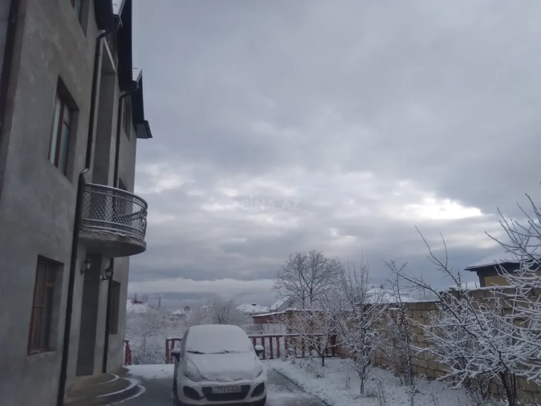 Kirayə verilir 4 otaqlı həyət evi 100 m²