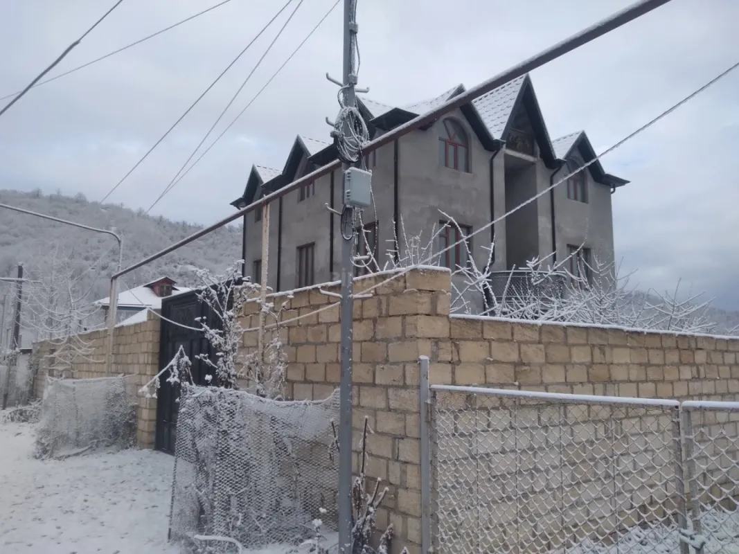 Kirayə verilir 4 otaqlı həyət evi 100 m²