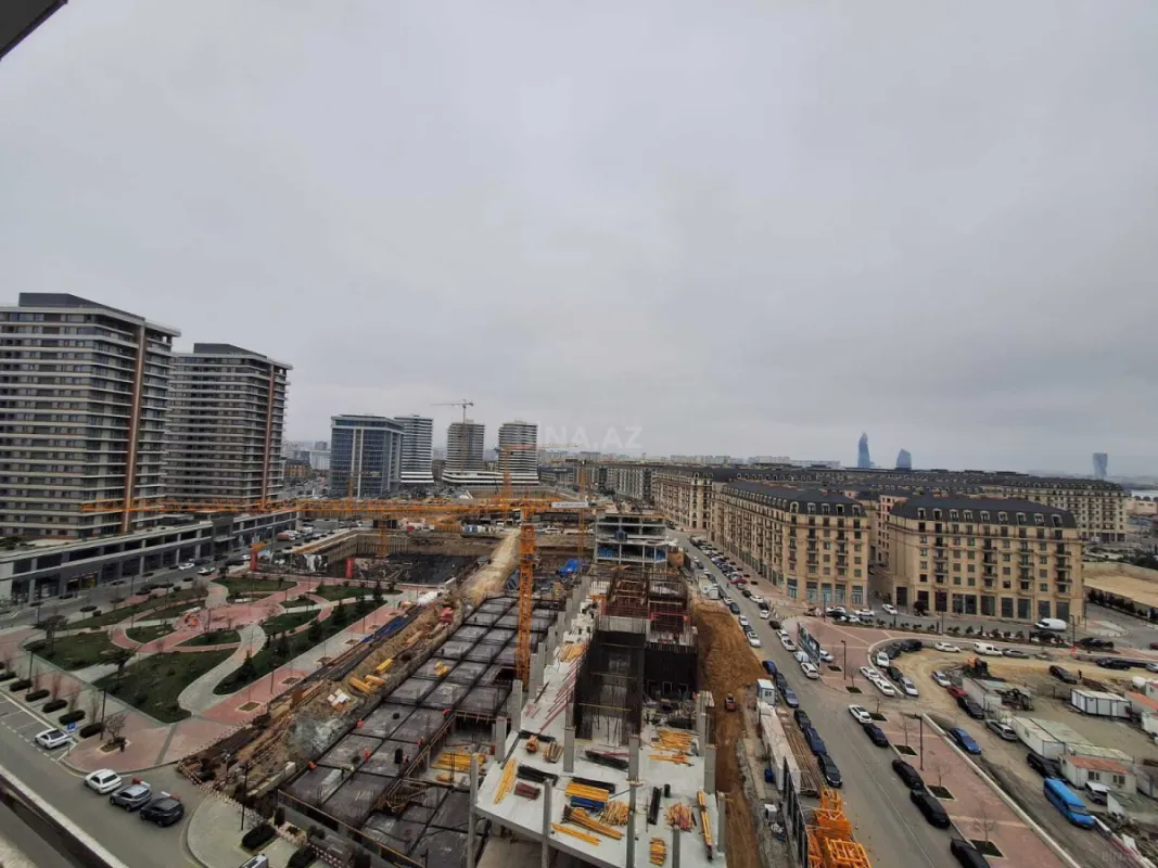 Satılır 3 otaqlı mənzil 163 m²