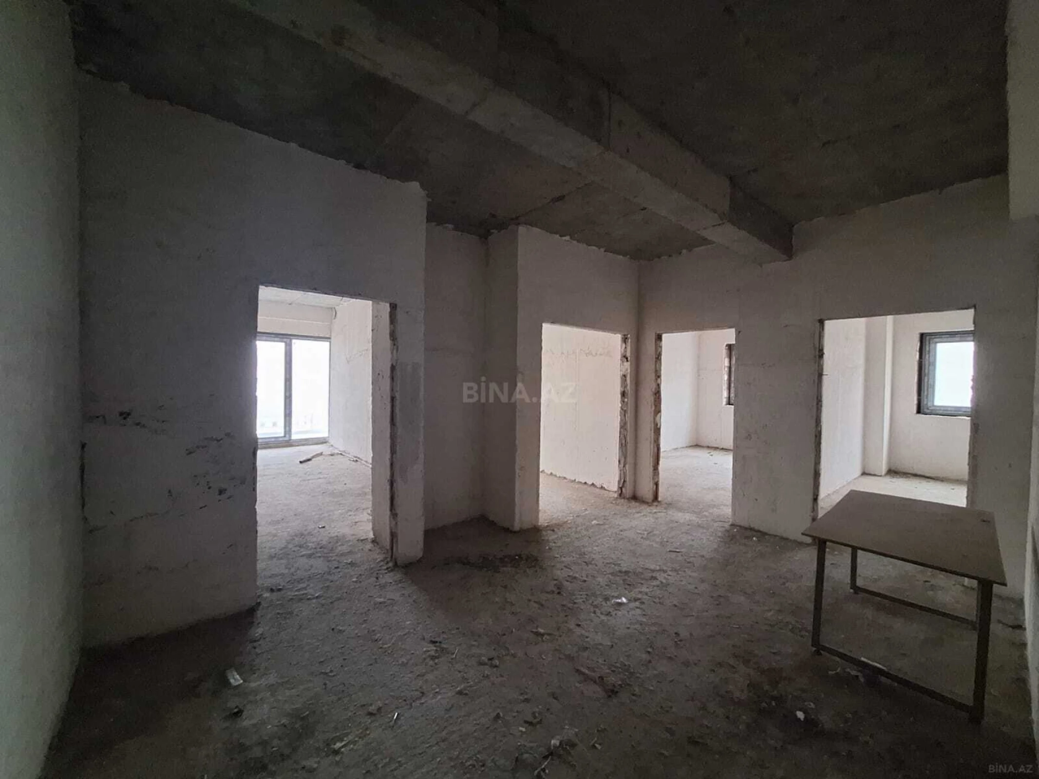 Satılır 3 otaqlı mənzil 163 m²