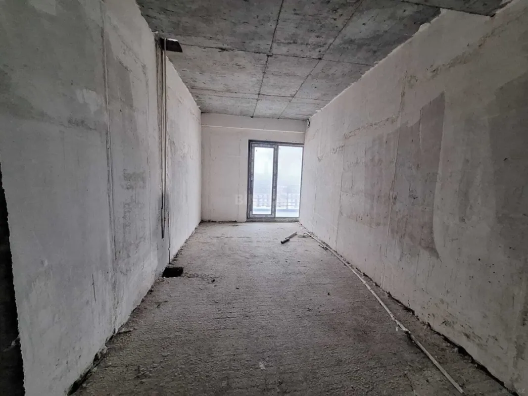 Satılır 3 otaqlı mənzil 163 m²