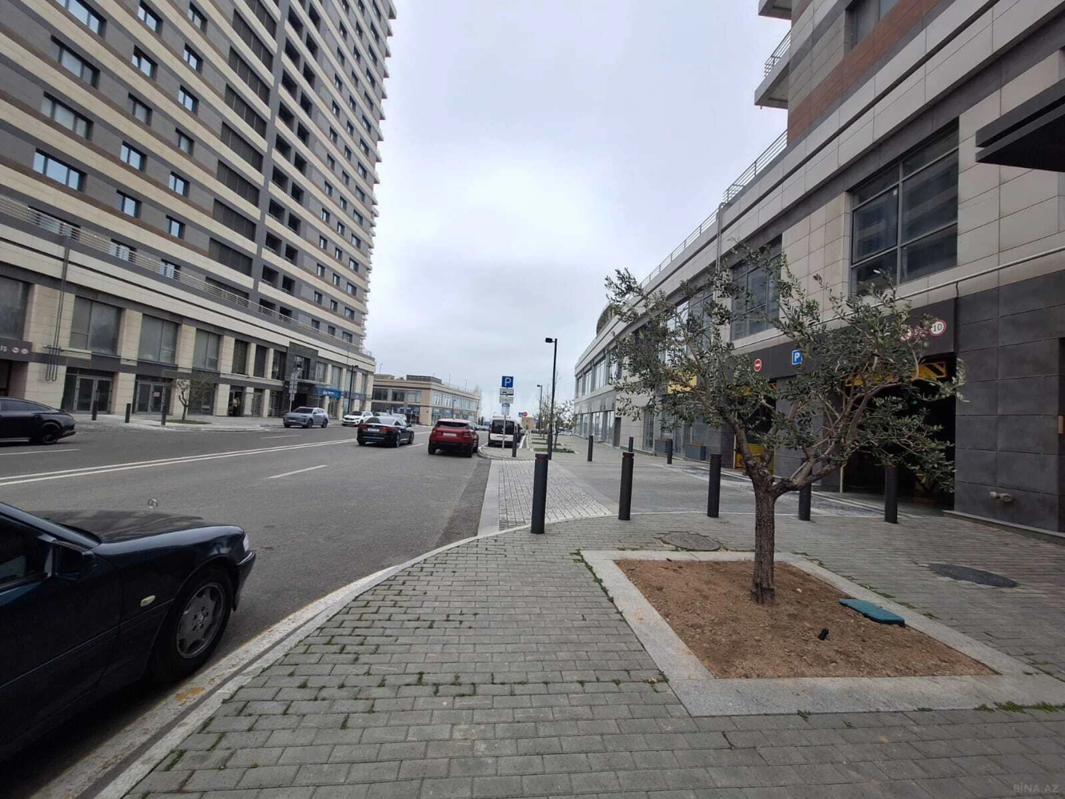 Satılır 3 otaqlı mənzil 163 m²