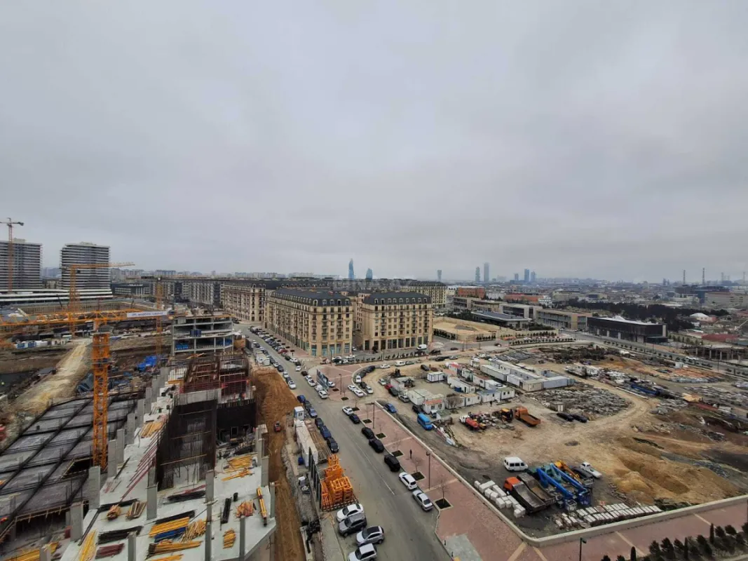 Satılır 3 otaqlı mənzil 163 m²