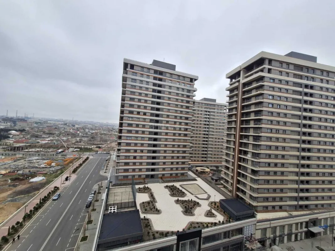 Satılır 3 otaqlı mənzil 163 m²