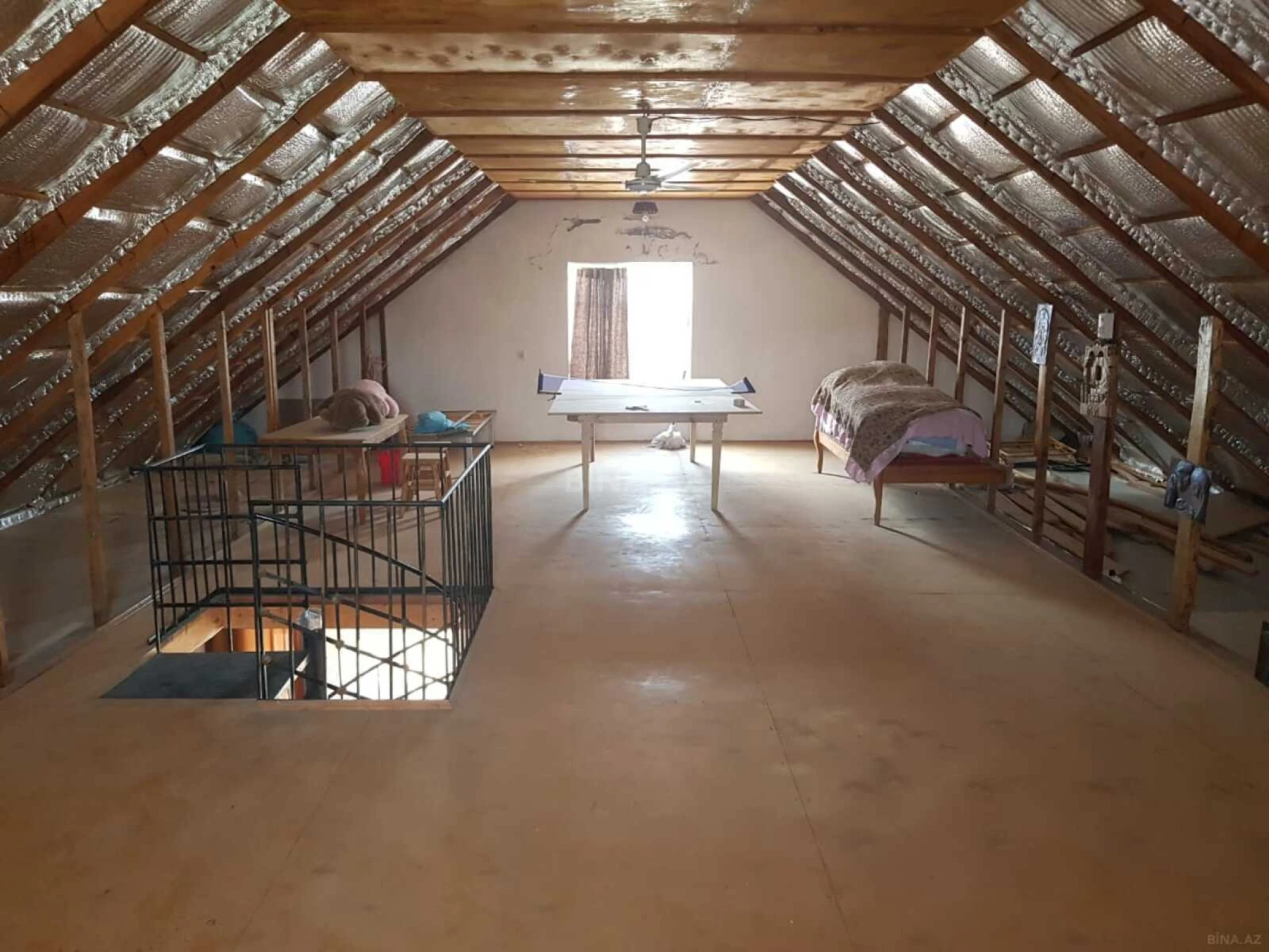 Satılır 5 otaqlı həyət evi 250 m²