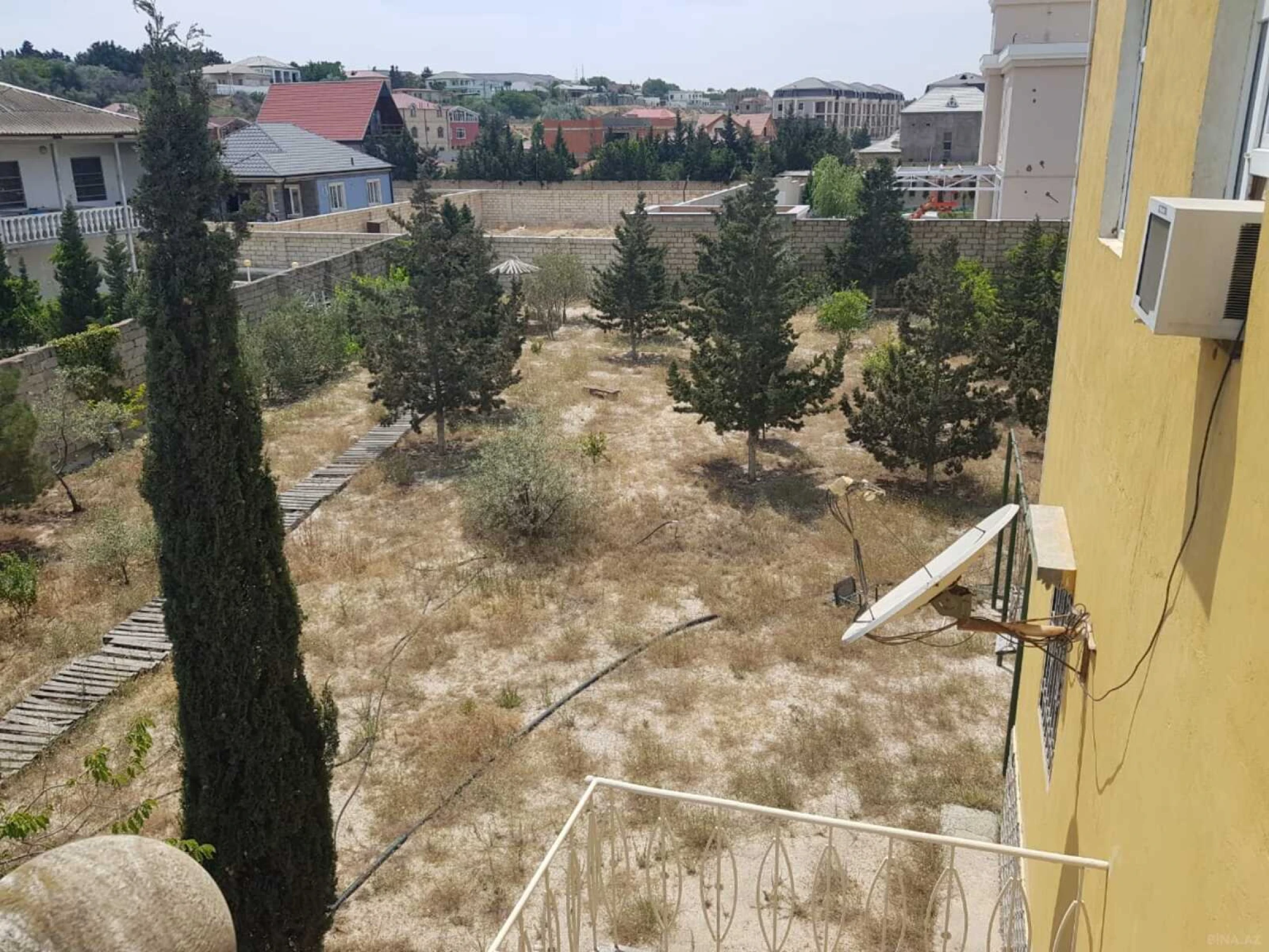 Satılır 5 otaqlı həyət evi 250 m²