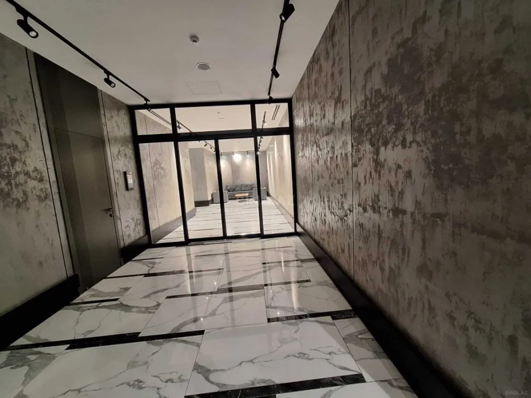 Satılır 3 otaqlı mənzil 163 m²