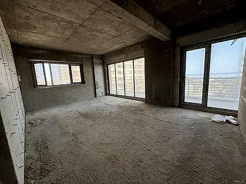 Satılır 3 otaqlı mənzil 163 m²