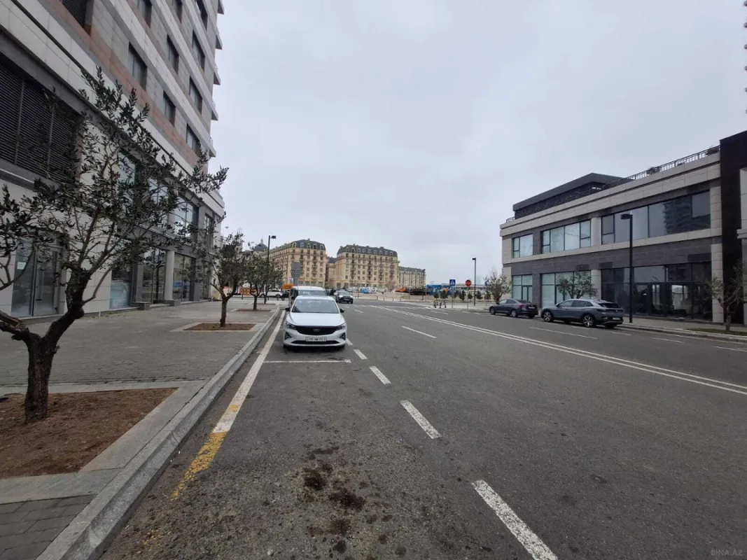 Satılır 3 otaqlı mənzil 163 m²