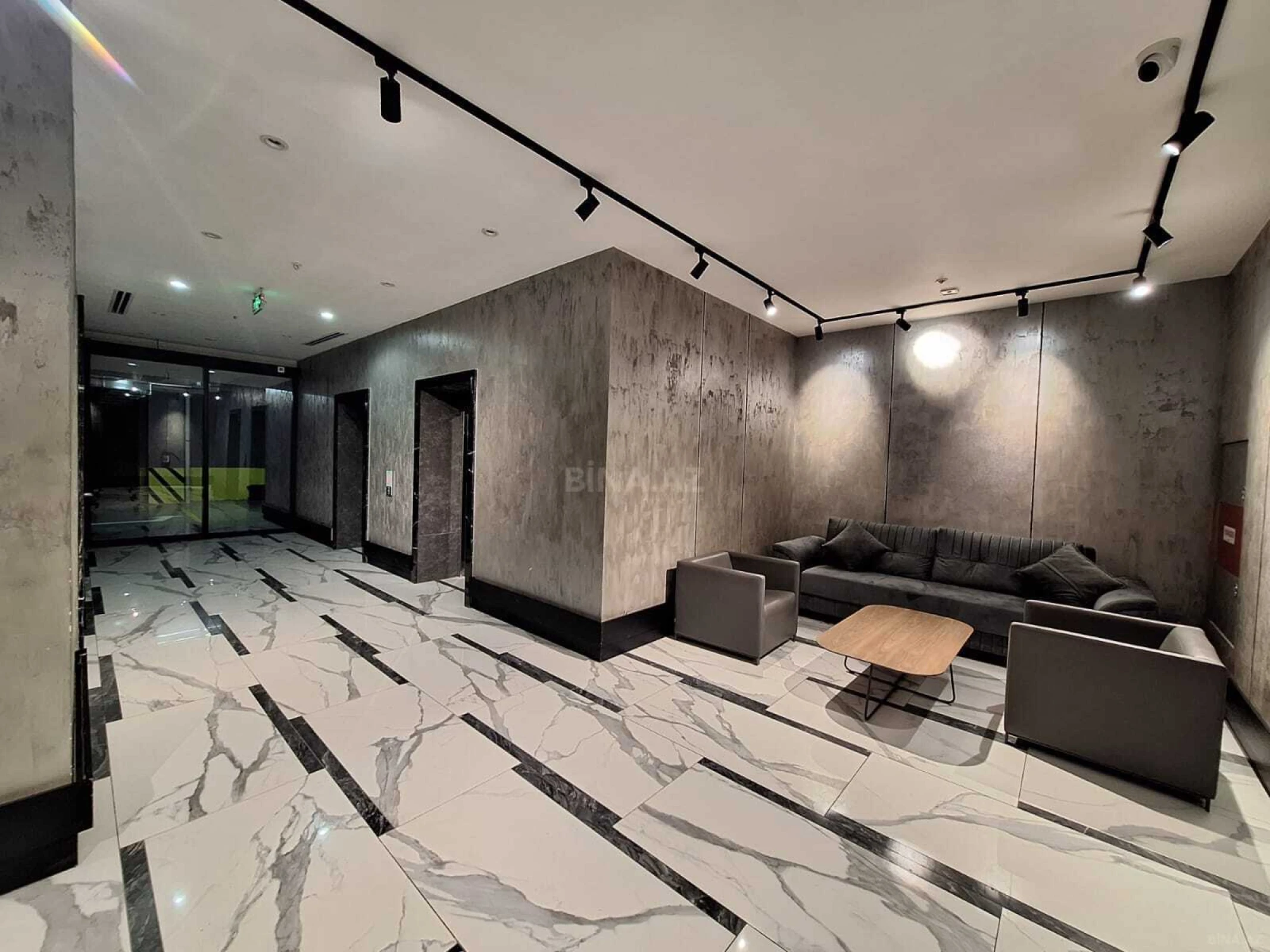 Satılır 3 otaqlı mənzil 163 m²