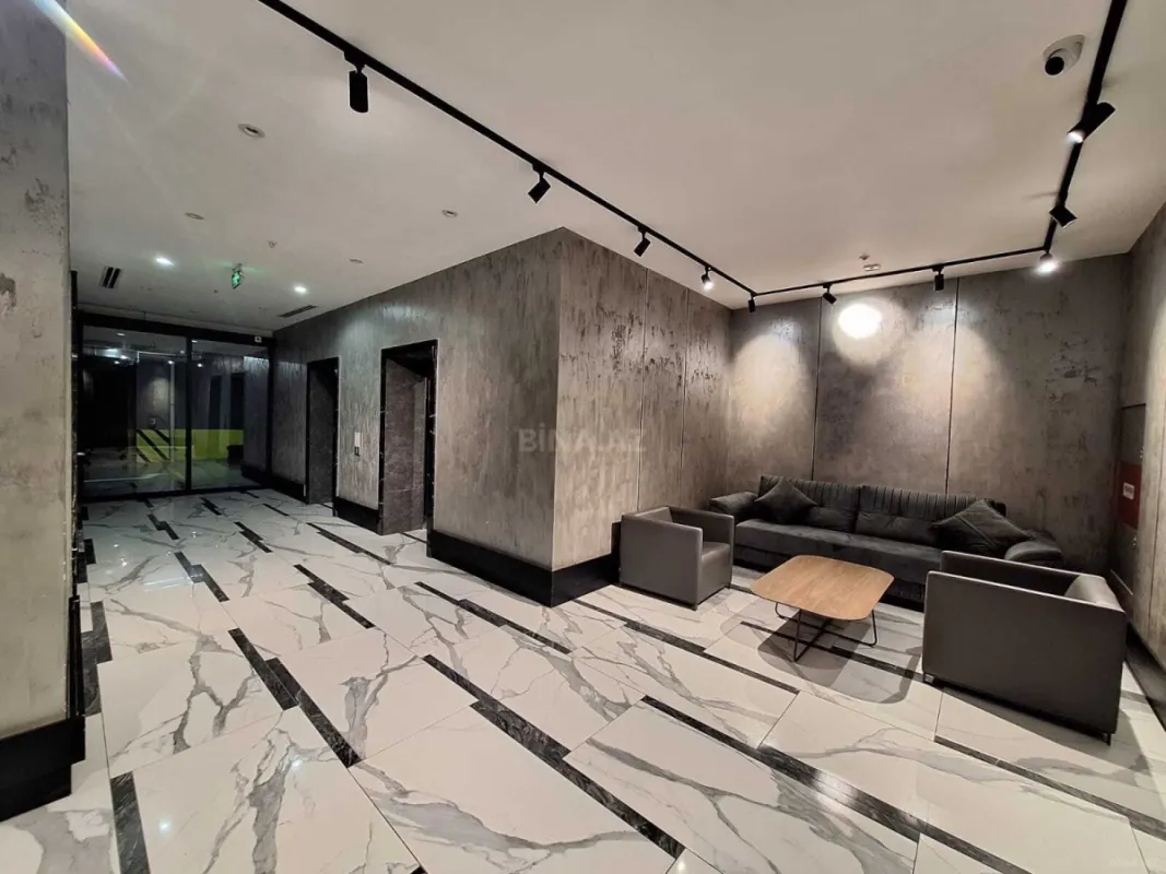 Satılır 3 otaqlı mənzil 163 m²