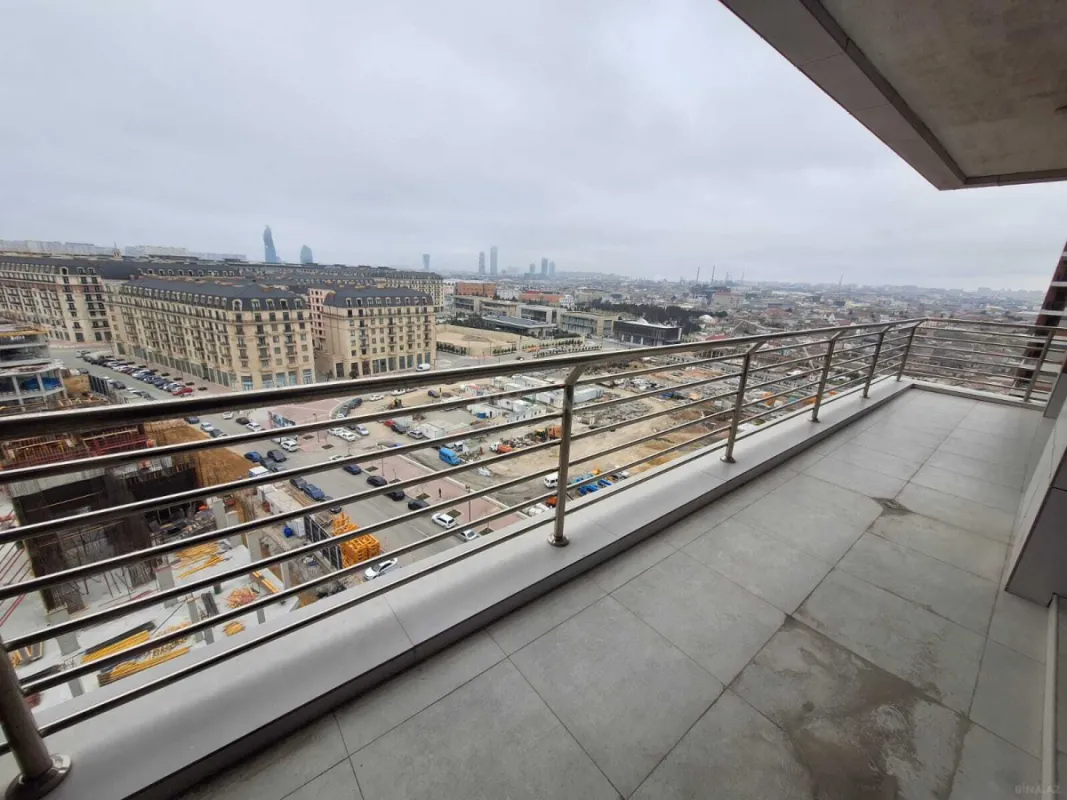 Satılır 3 otaqlı mənzil 163 m²