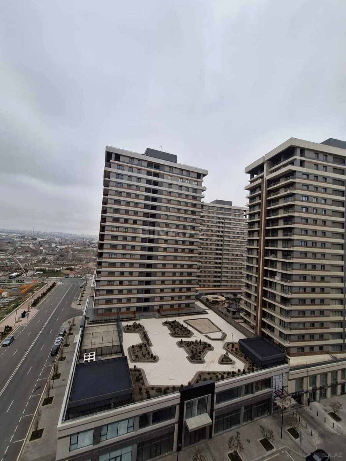 Satılır 3 otaqlı mənzil 163 m²