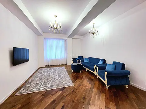 Satılır 4 otaqlı mənzil 180 m²