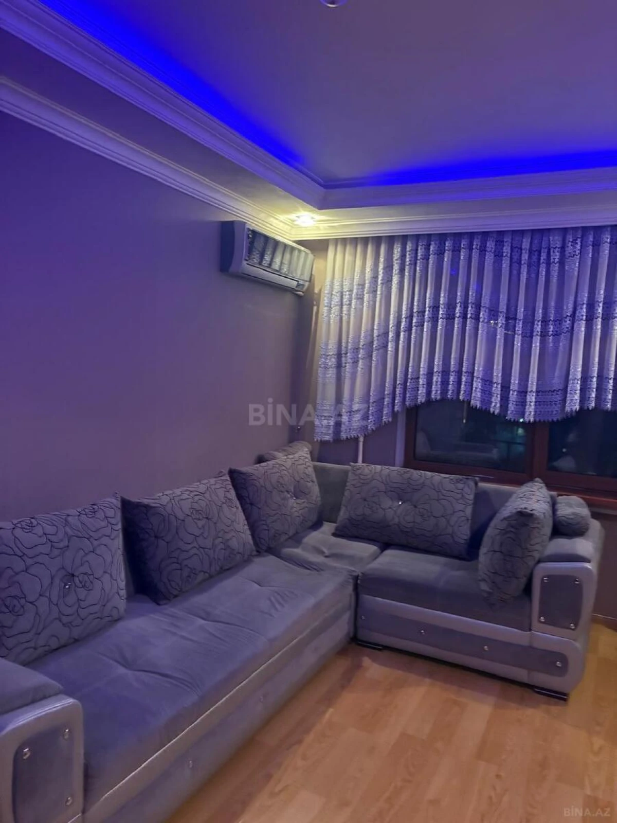 Kirayə verilir 2 otaqlı mənzil 62 m²