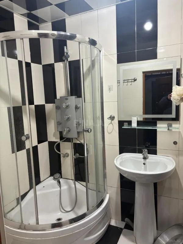 Kirayə verilir 2 otaqlı mənzil 62 m²