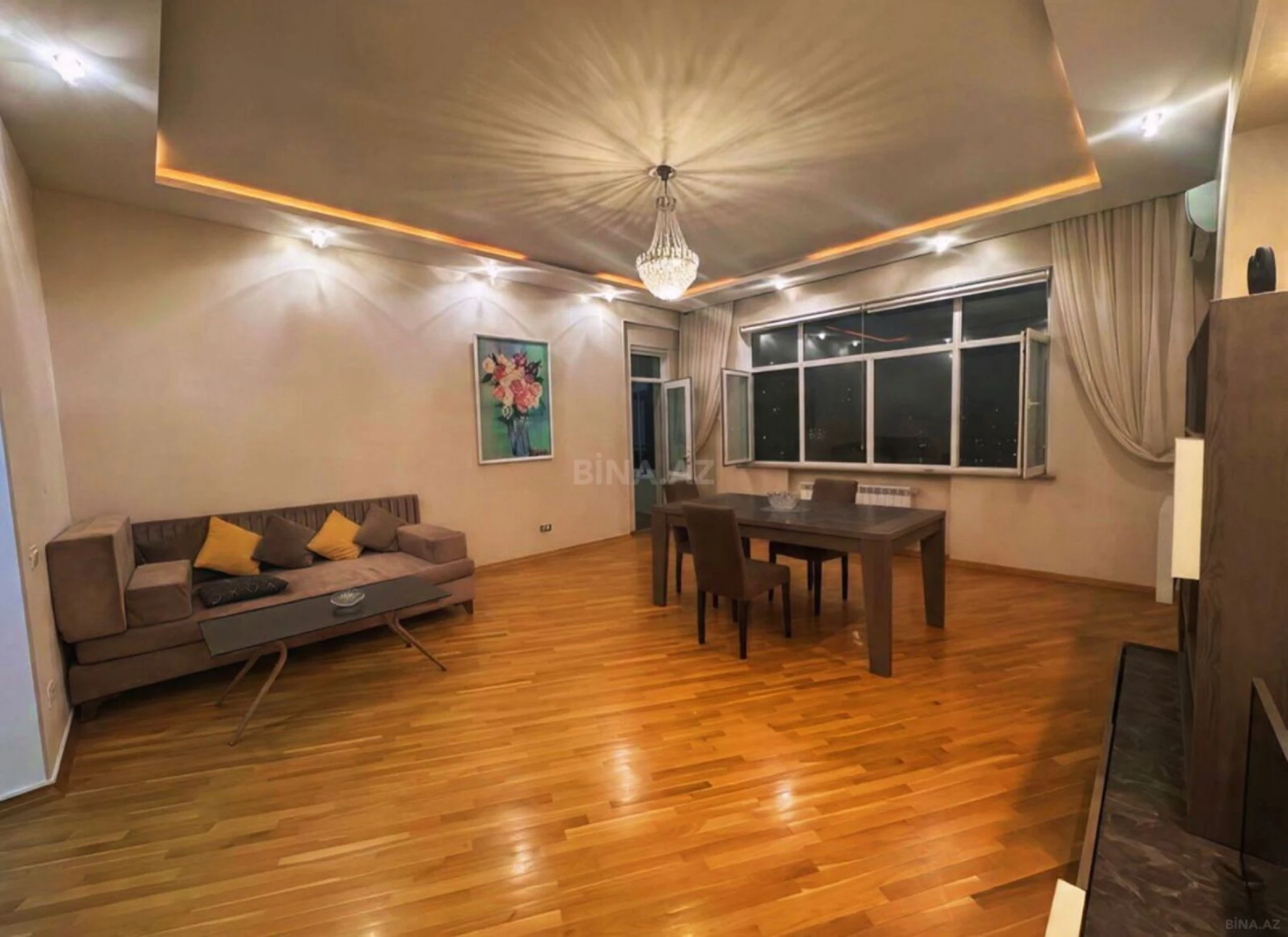 Kirayə verilir 2 otaqlı mənzil 110 m²