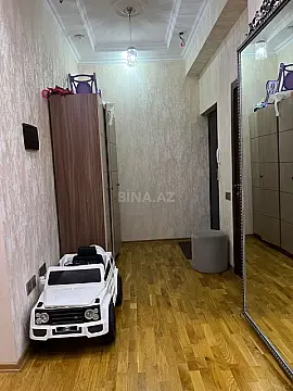 Satılır 3 otaqlı mənzil 110 m²