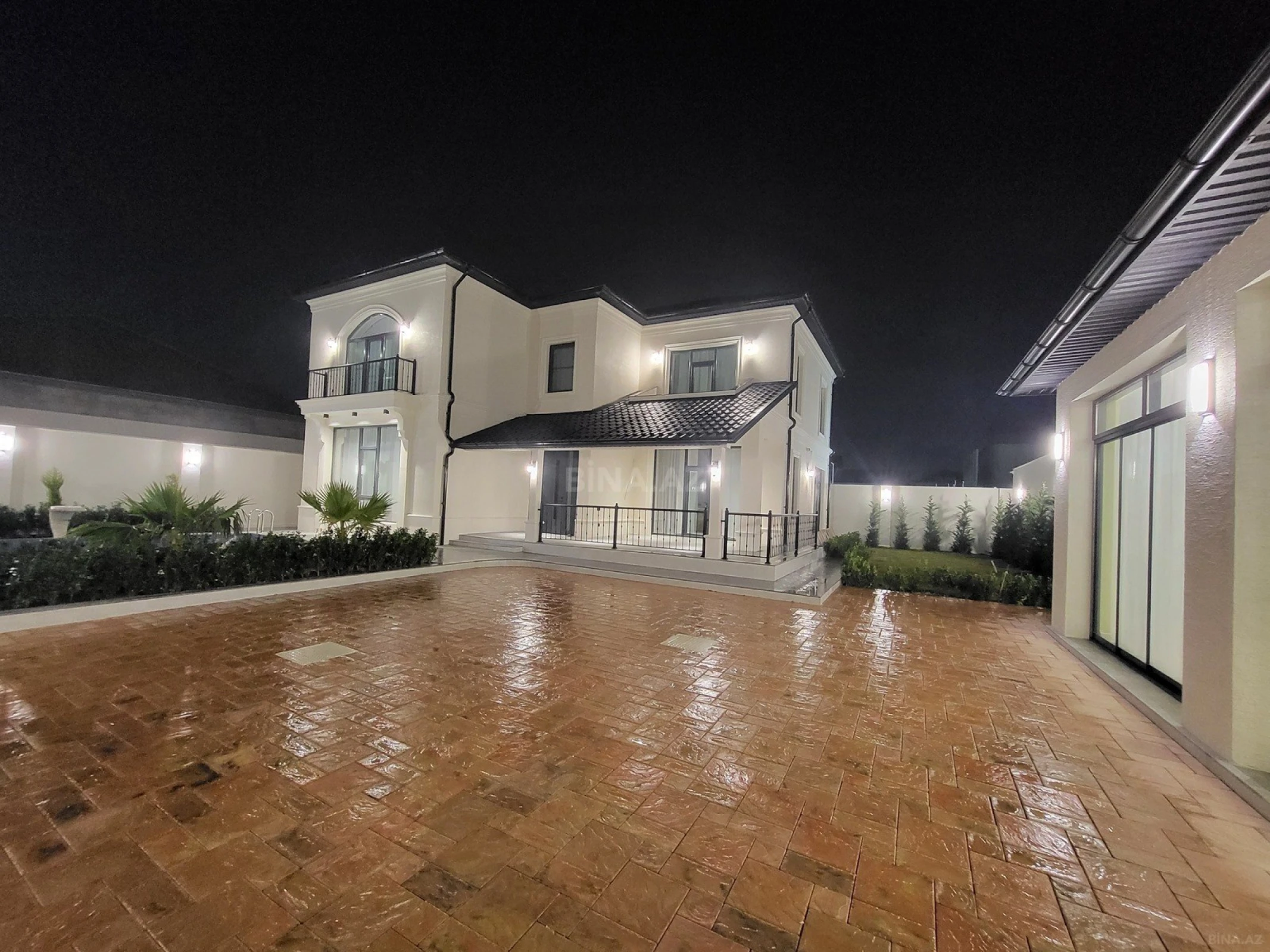 Satılır 6 otaqlı həyət evi 320 m²