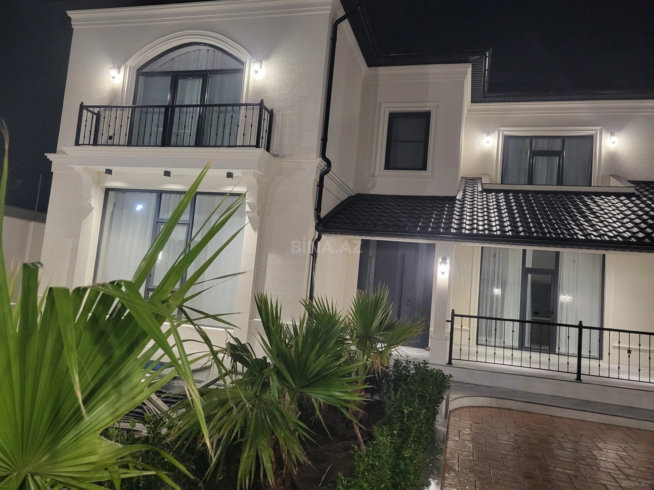 Satılır 6 otaqlı həyət evi 320 m²