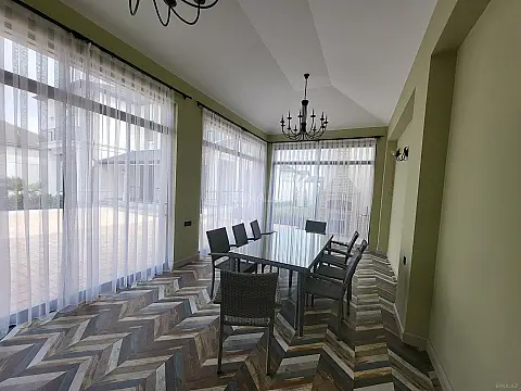 Satılır 6 otaqlı həyət evi 320 m²