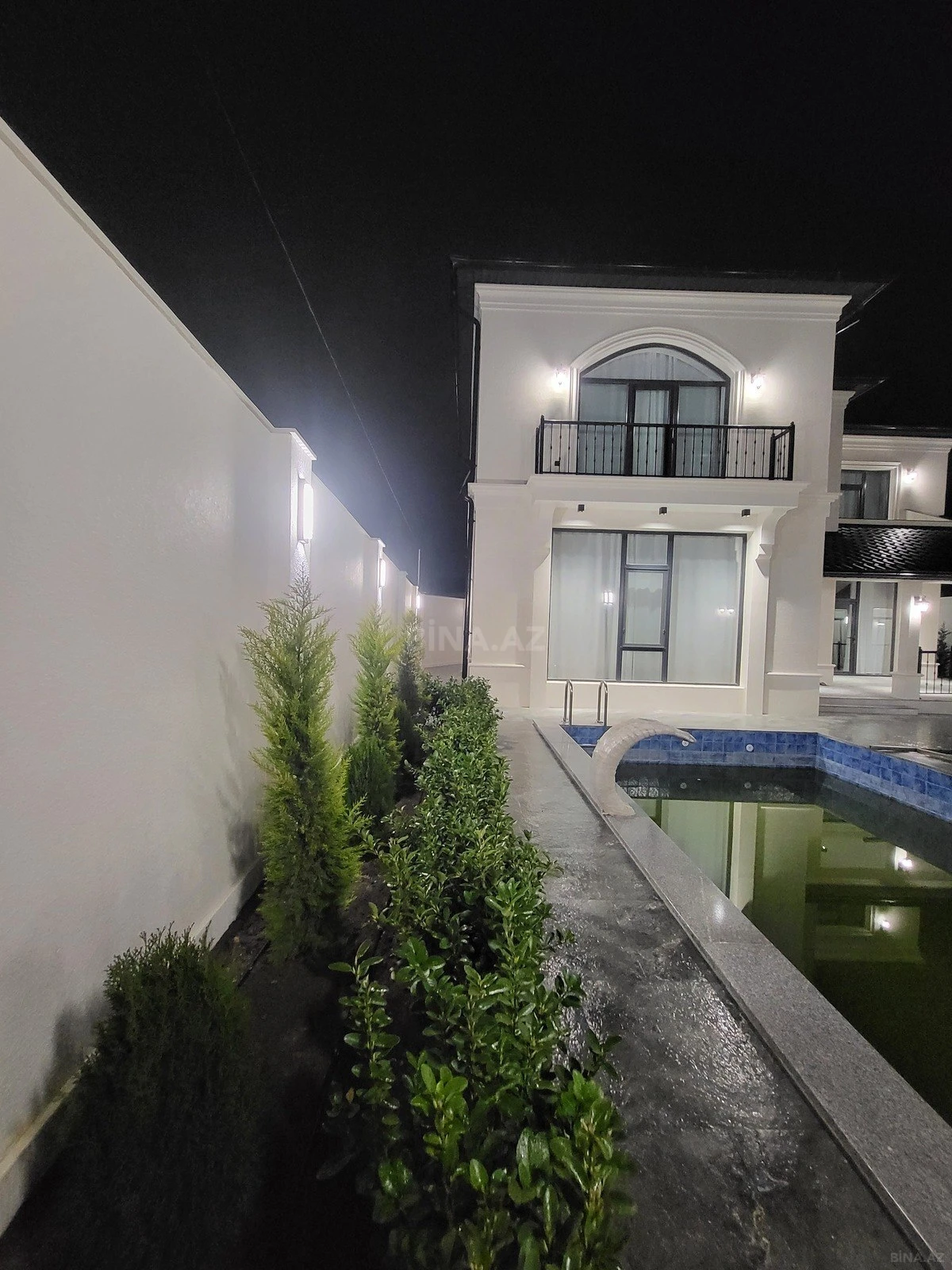 Satılır 6 otaqlı həyət evi 320 m²