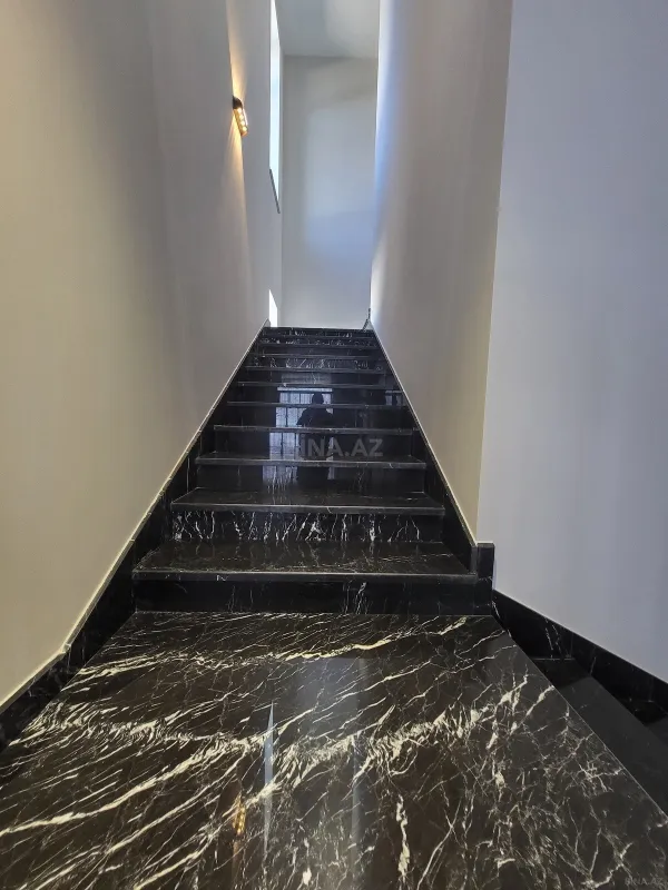 Satılır 6 otaqlı həyət evi 320 m²