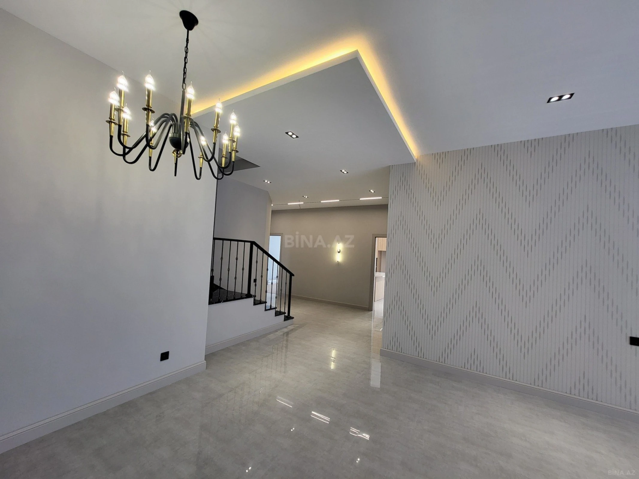 Satılır 6 otaqlı həyət evi 320 m²