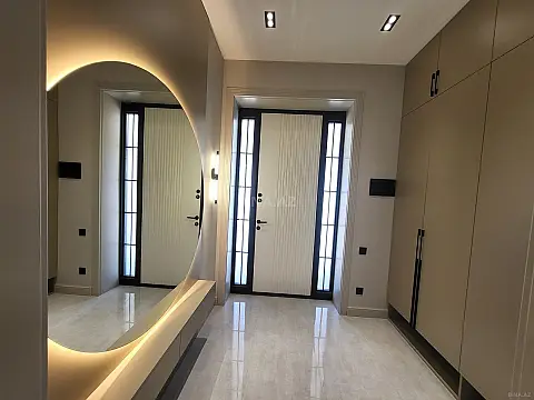 Satılır 6 otaqlı həyət evi 320 m²