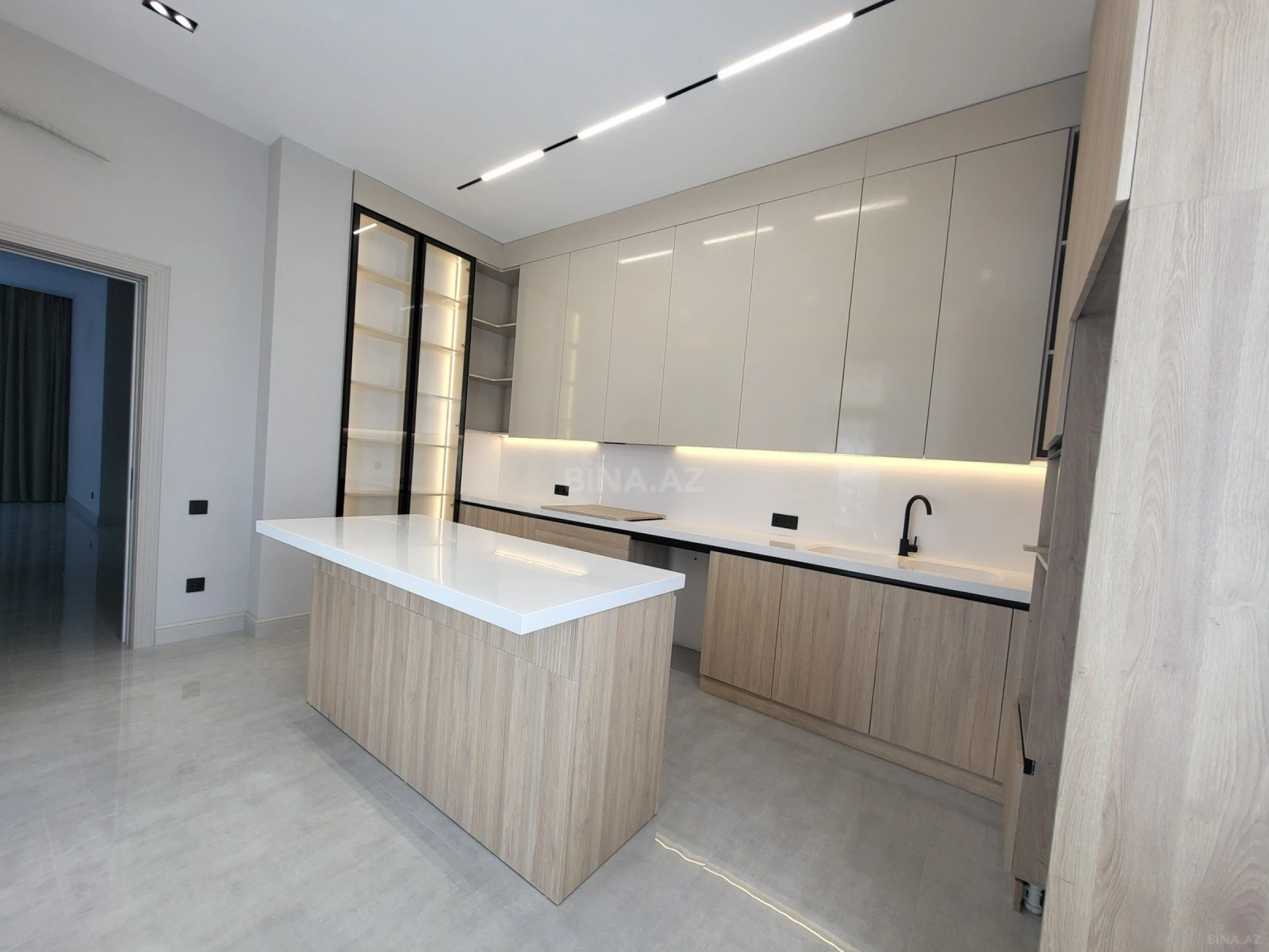 Satılır 6 otaqlı həyət evi 320 m²