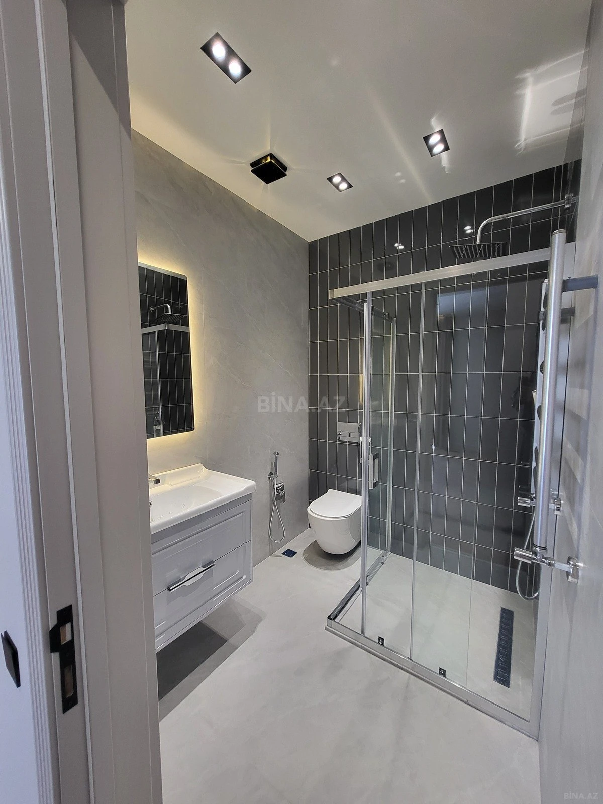 Satılır 6 otaqlı həyət evi 320 m²