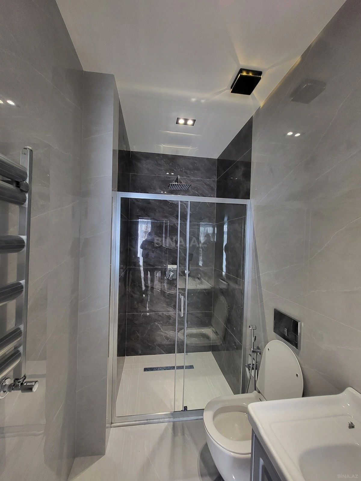 Satılır 6 otaqlı həyət evi 320 m²