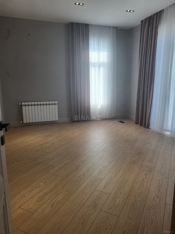 Satılır 6 otaqlı həyət evi 320 m²
