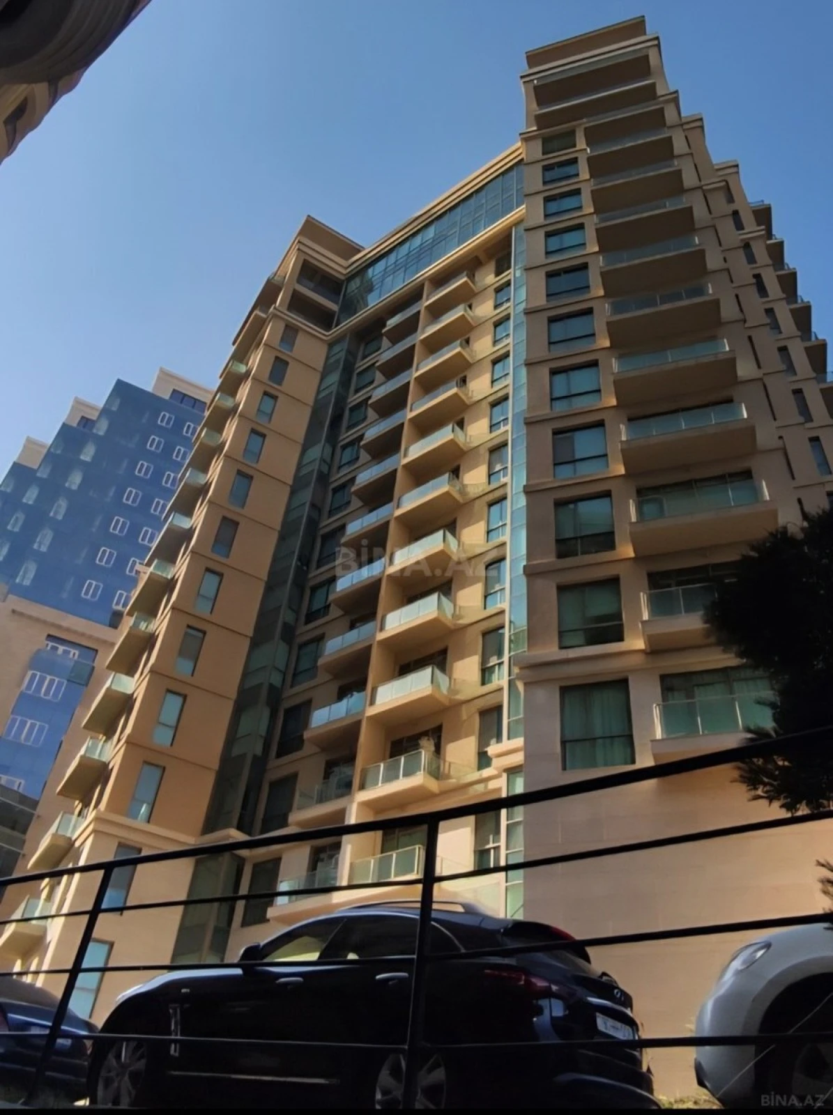 Kirayə verilir 3 otaqlı mənzil 170 m²