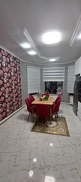 Kirayə verilir 4 otaqlı həyət evi 200 m²