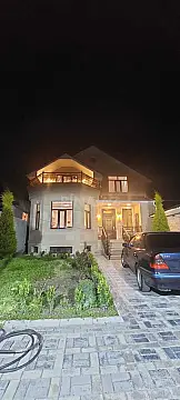 Kirayə verilir 4 otaqlı həyət evi 200 m² — Şəki 4 otaq 200.00 m²