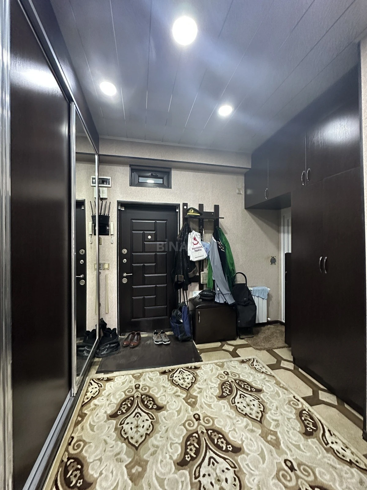 Satılır 2 otaqlı mənzil 58 m²