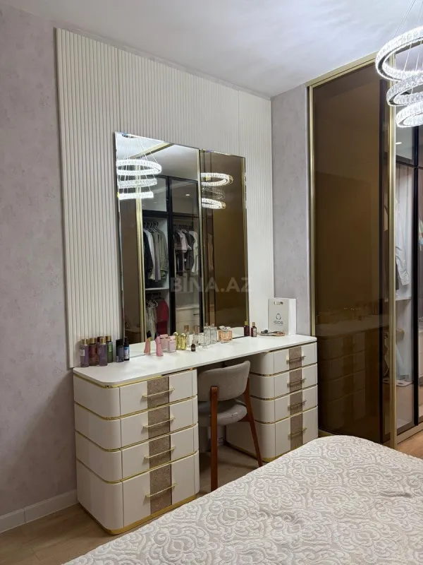 Satılır 2 otaqlı mənzil 96 m²