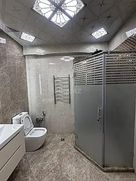 Satılır 2 otaqlı mənzil 75 m²