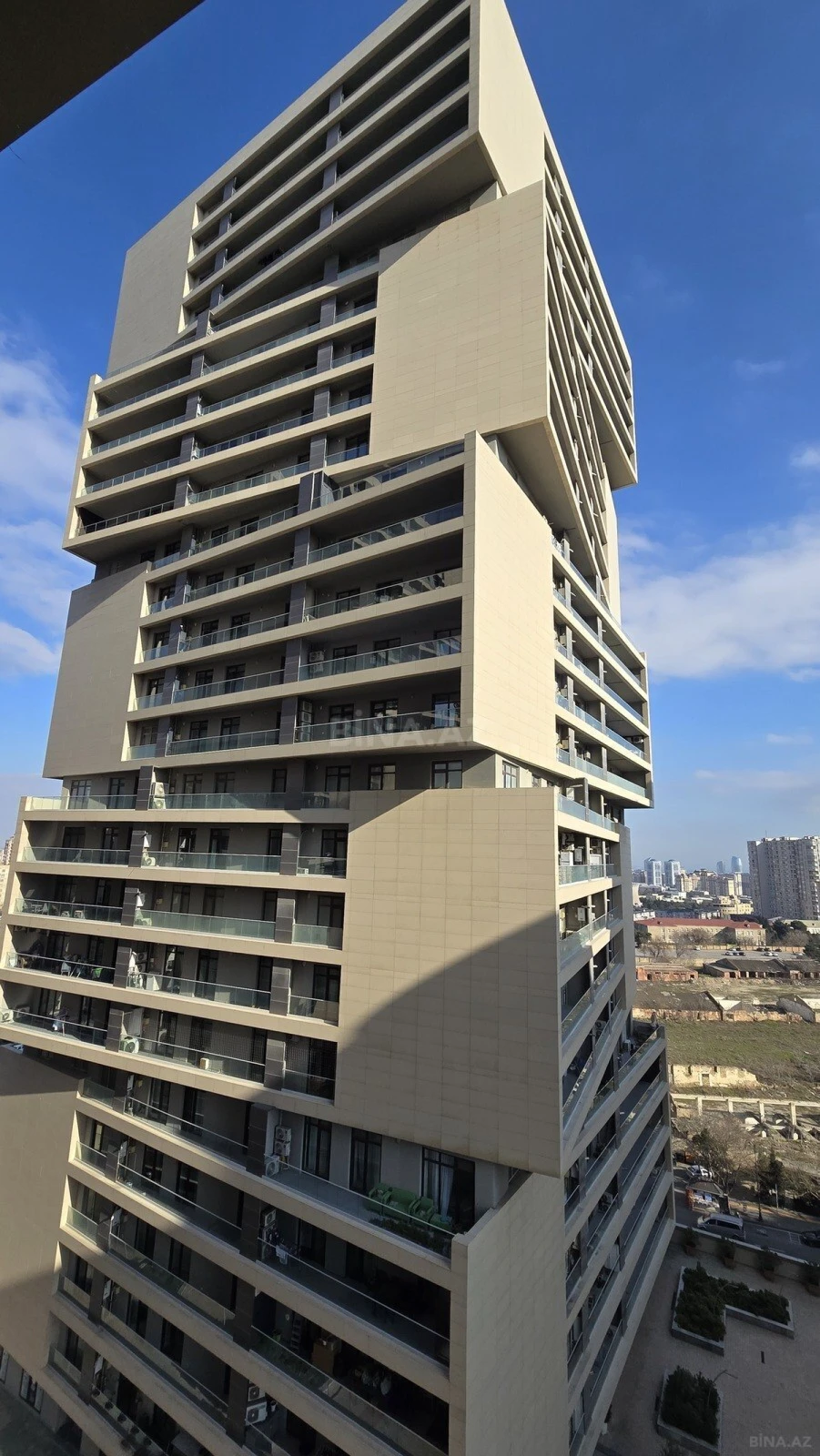 Satılır 2 otaqlı mənzil 106 m²