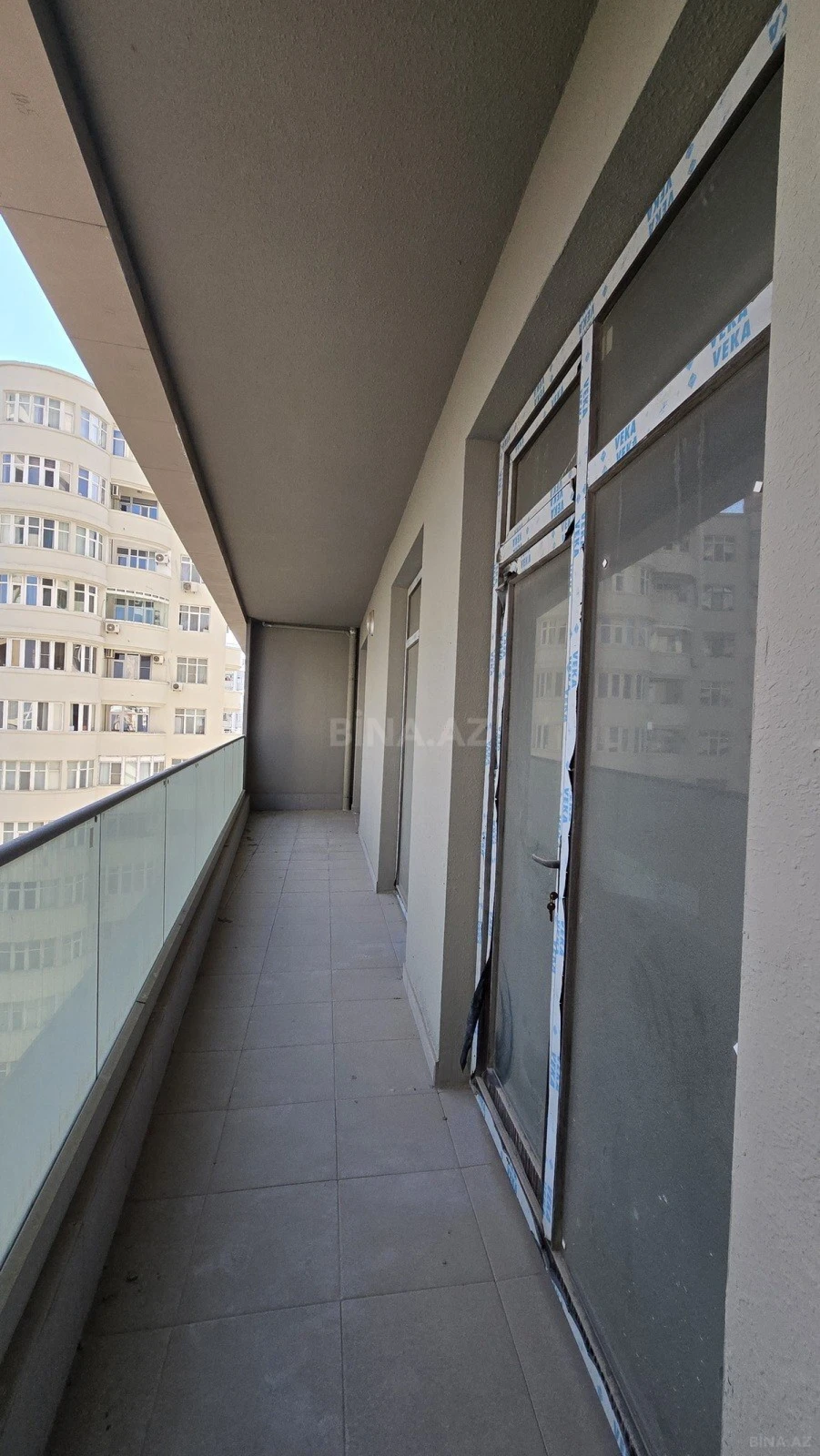 Satılır 2 otaqlı mənzil 106 m²