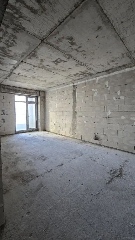 Satılır 2 otaqlı mənzil 106 m²