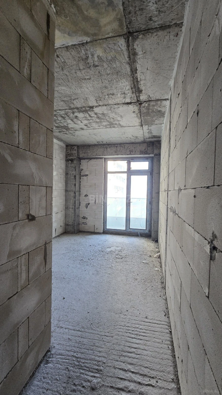 Satılır 2 otaqlı mənzil 106 m²