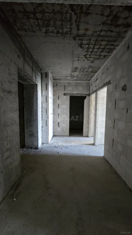 Satılır 2 otaqlı mənzil 106 m²