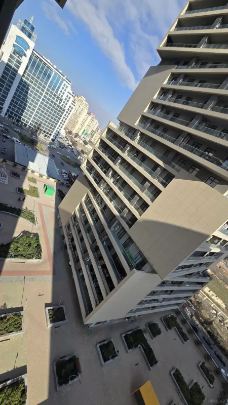 Satılır 2 otaqlı mənzil 106 m²