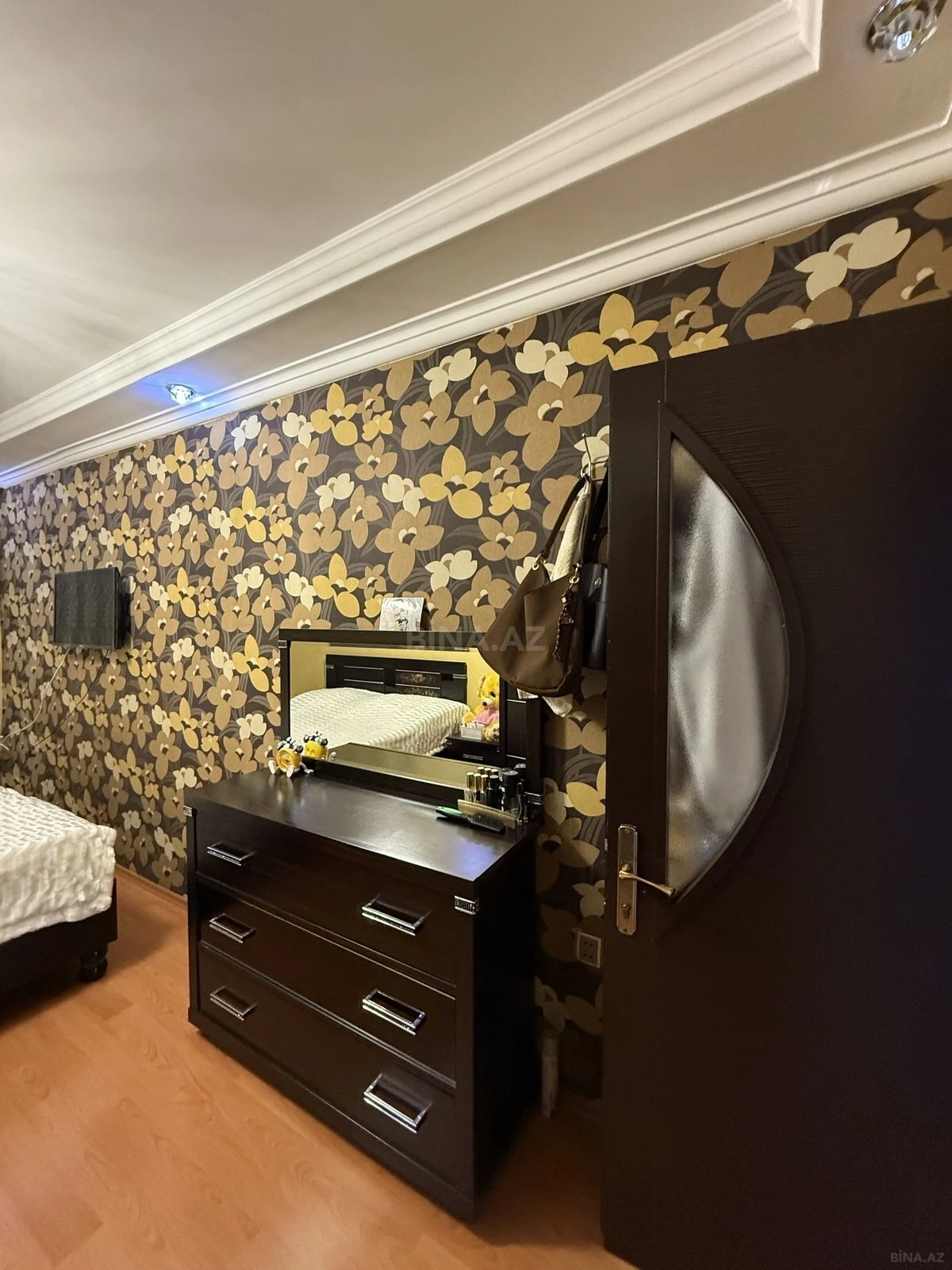 Satılır 3 otaqlı mənzil 72 m²